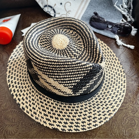 Accessories - NWT Bailey’s of Hollywood Panama Fedora Hat Black & Tan Woven Sz SM